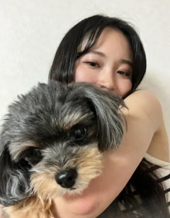 森戸知沙希と彼女が飼っている犬