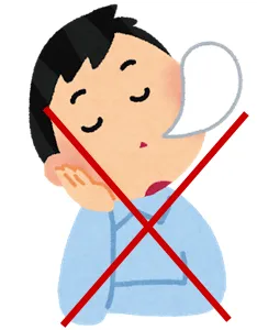 居眠りして花提灯をつくっている男性