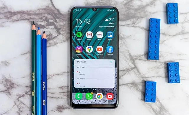 スマートフォンと筆記用具