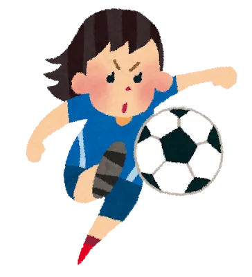 サッカーボールを蹴る少女