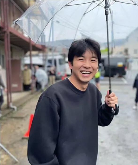 ふだん着の仲野太賀